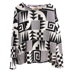 THE MEDIUM COMPANY Geometric Print Crew Neck Sweater with Long Sleeves